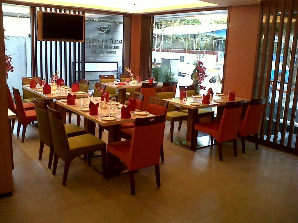 Southern Plaza Kolkata Exterior photo
